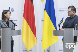 Бербок отметила на совместной пресс-конференции с Кулебой, что Германия уже поставила Украине зенитные самоходные установки Gepard