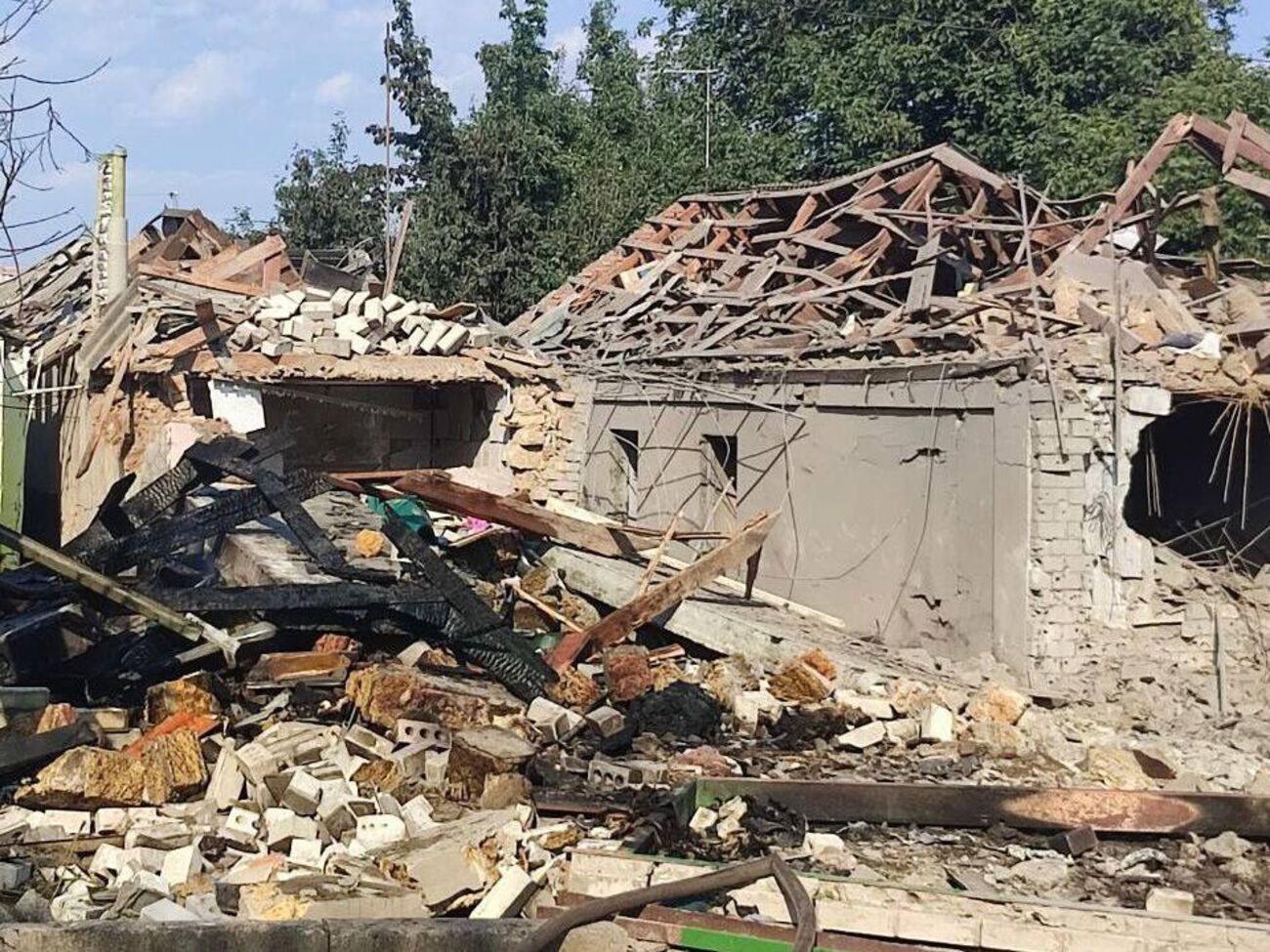 Унаслідок обстрілу пошкоджено житлові будинки
