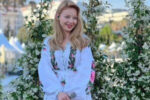 Тина Кароль прокричала паре "Горько!"