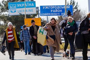 Рішення було ухвалено для того, щоб прискорити пропуск автобусів і вантажівок