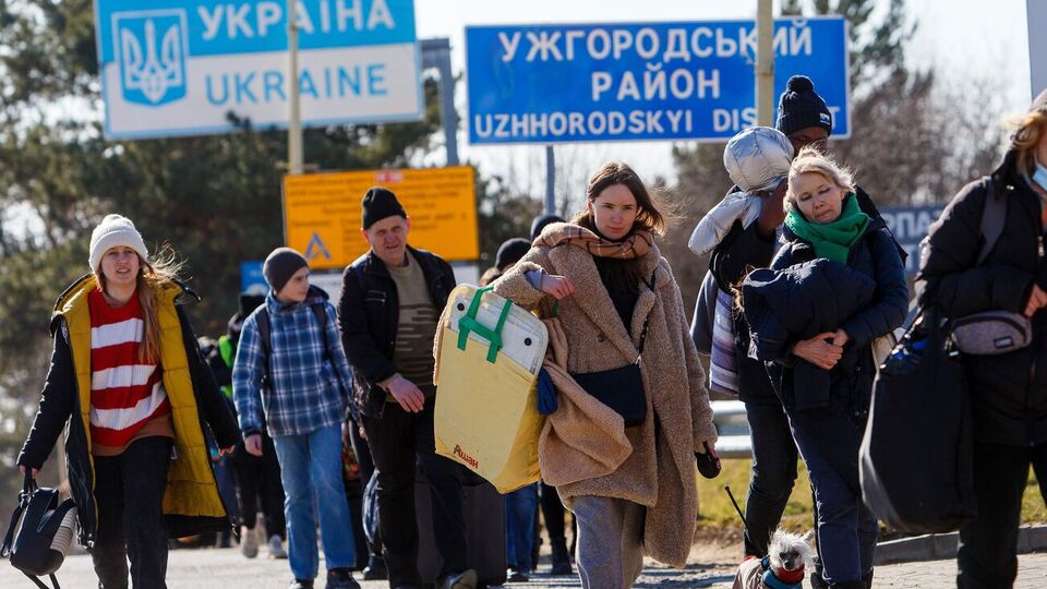 Решение было принято для того, чтобы ускорить пропуск автобусов и грузовиков