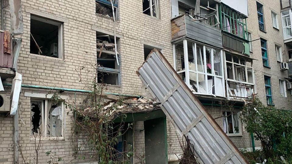 В результате обстрела ранена женщина, погиб 86-летний мужчина