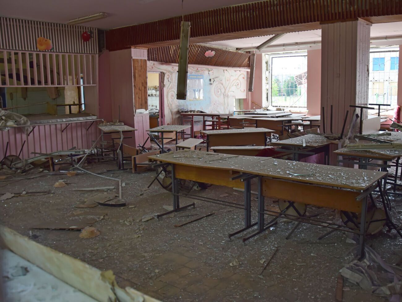 Російські окупанти знищили школу й дитячий садок у Харківській області