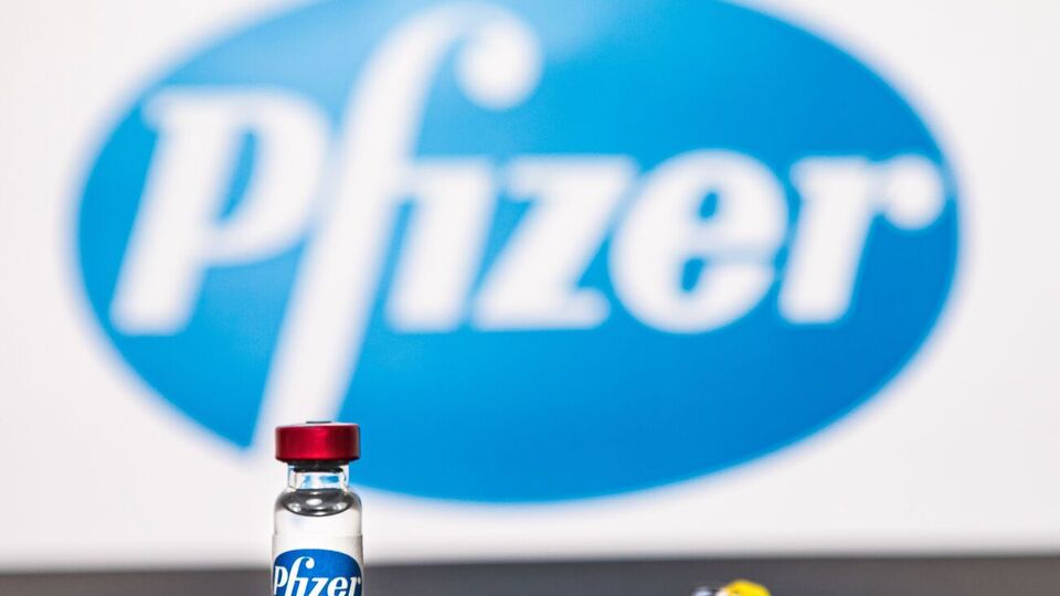 Швеция передаст Украине полмиллиона вакцин Pfizer