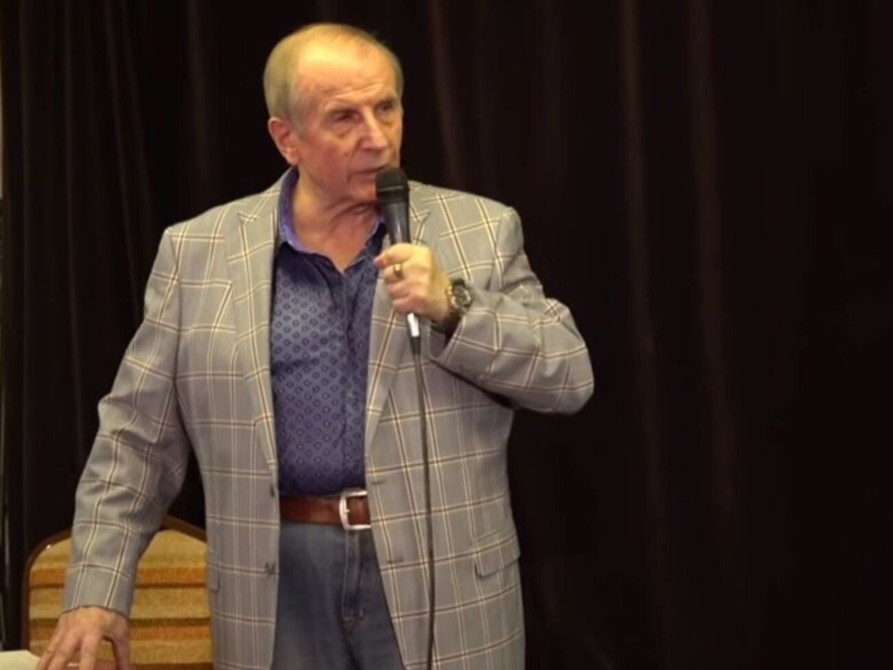 Веллер: За 22 года в таком кресле крышу снесет у любого, можно не сомневаться