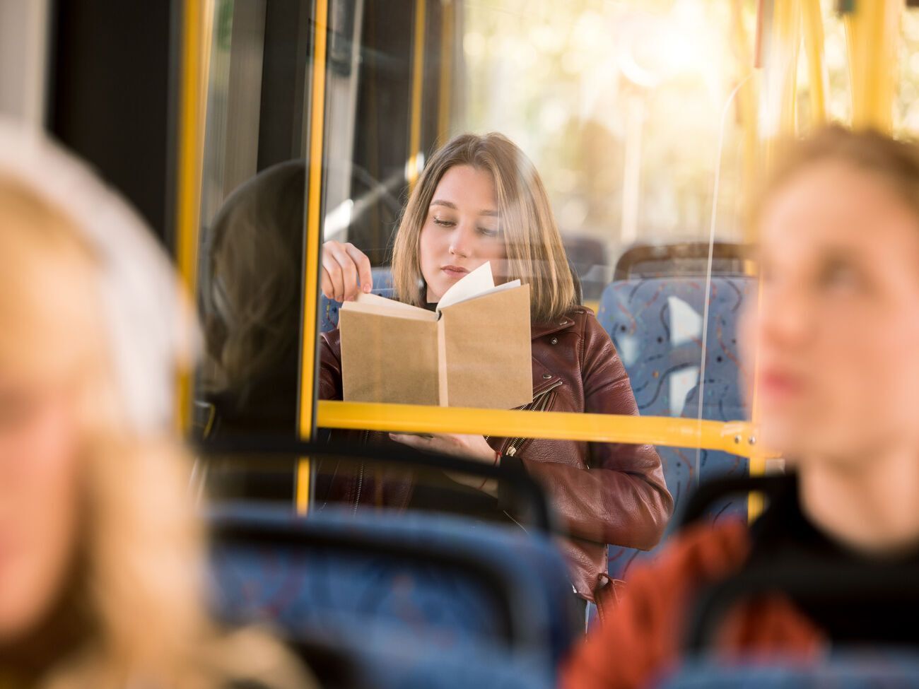 Книгу жалоб предлагают отменить в сфере пассажирского транспорта, гостиниц и&nbsp;услуг по трудоустройству