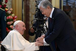 Папу вітав президент Токаєв