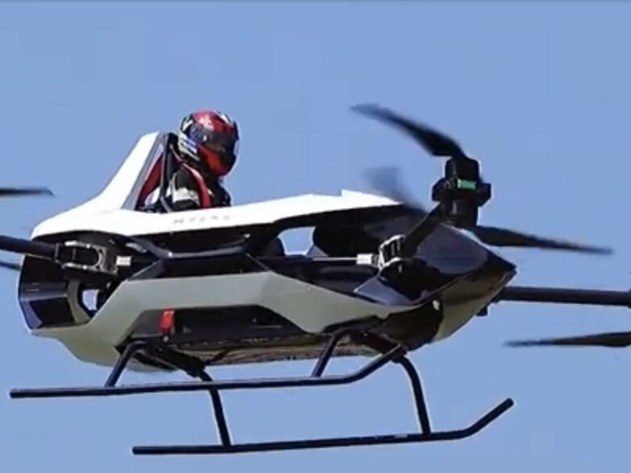 Летающее такси&nbsp;может развивать скорость до 130&nbsp;км/час и подниматься на высоту 1000 м, сообщают его разработчики