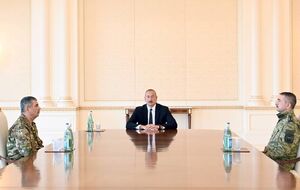 Алієв (на фото в центрі) провів нараду із силовиками