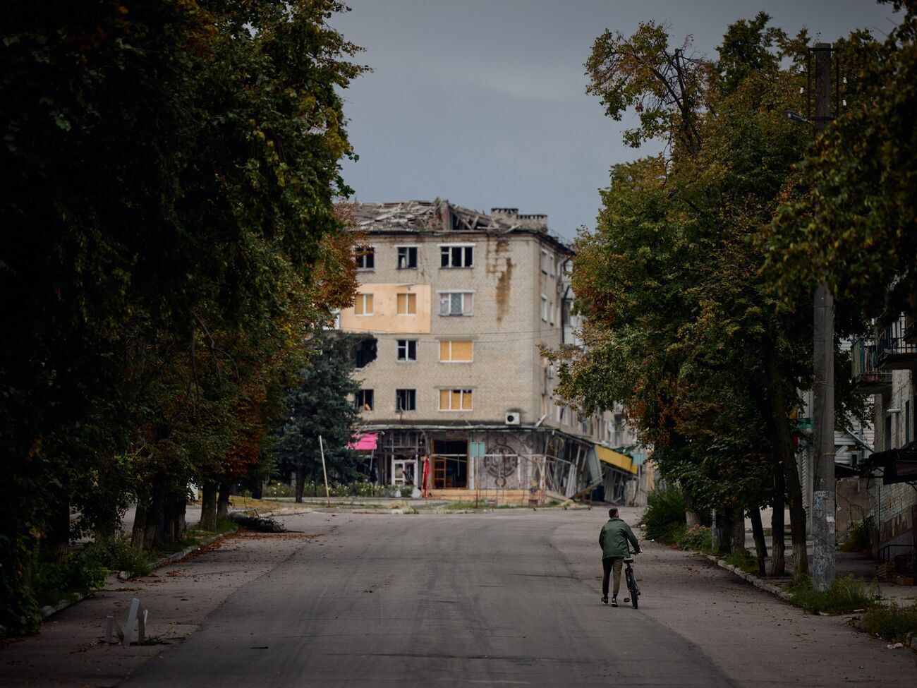 На деокупованих територіях ще шукають рештки росіян, диверсійних груп, затримують колаборантів