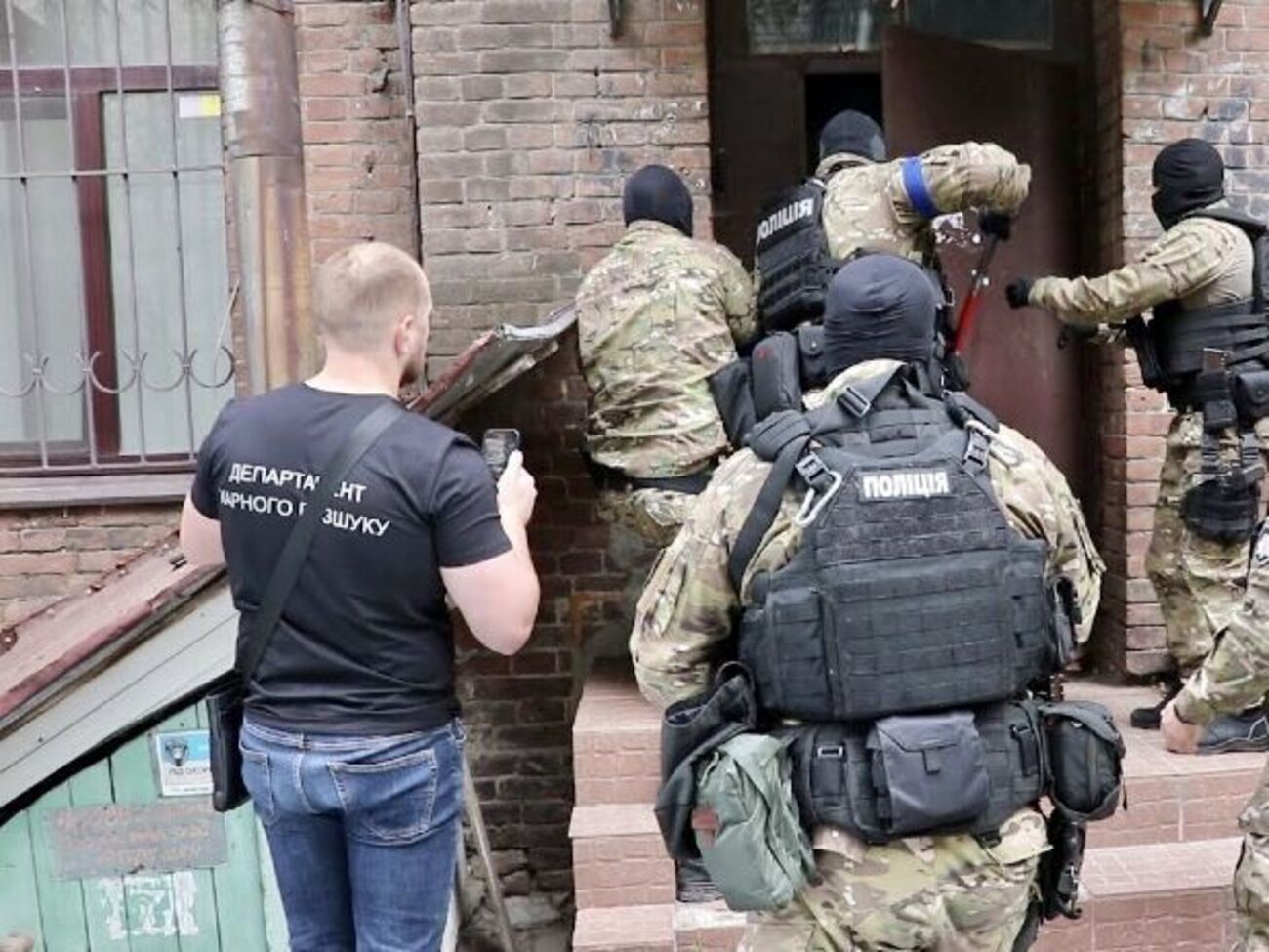 За даними поліції, ошуканими виявилося приблизно 6 тис. осіб
