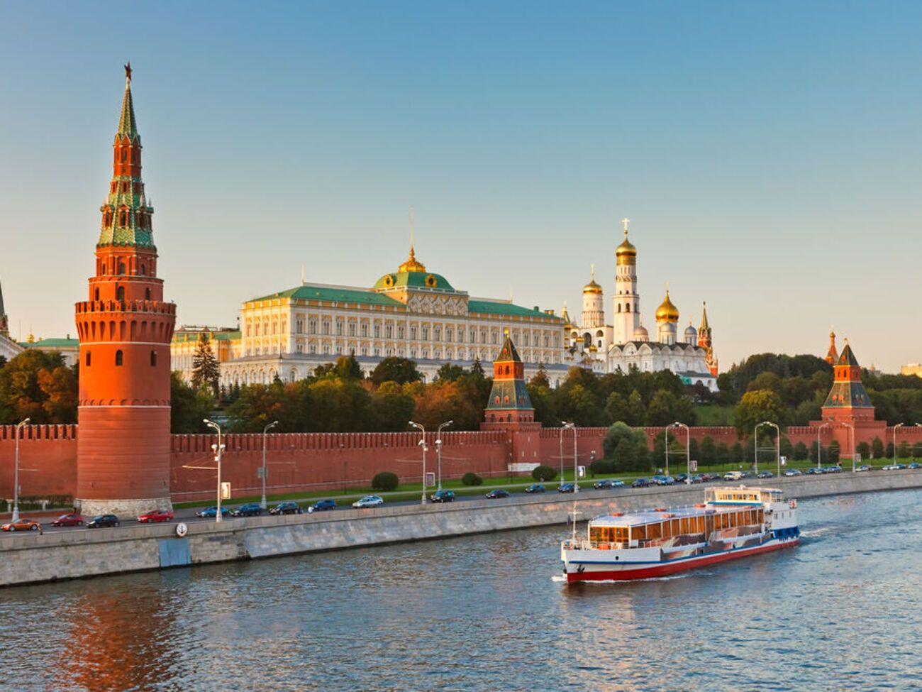 За даними розвідки США, Росія планувала підкупити посадовців у більш ніж 20 країнах на чотирьох континентах