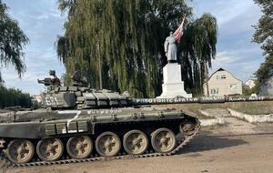 Армия РФ оставила после себя в Изюме и его окрестностях руины, множество военной техники и боеприпасов