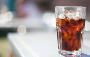 Coca-Cola объявила о приостановке деятельности в России 8 марта