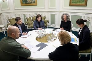 Шмигаль говорив про "зернову ініціативу" з координаторкою системи ООН в Україні
