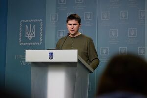 Подоляк закликав союзників України до нових постачань озброєння