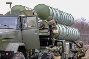 У ніч з 11-го на 12 вересня у Луганській області помітили колони з комплексами ППО С-300 і "Бук", зазначили у Генштабі ЗСУ