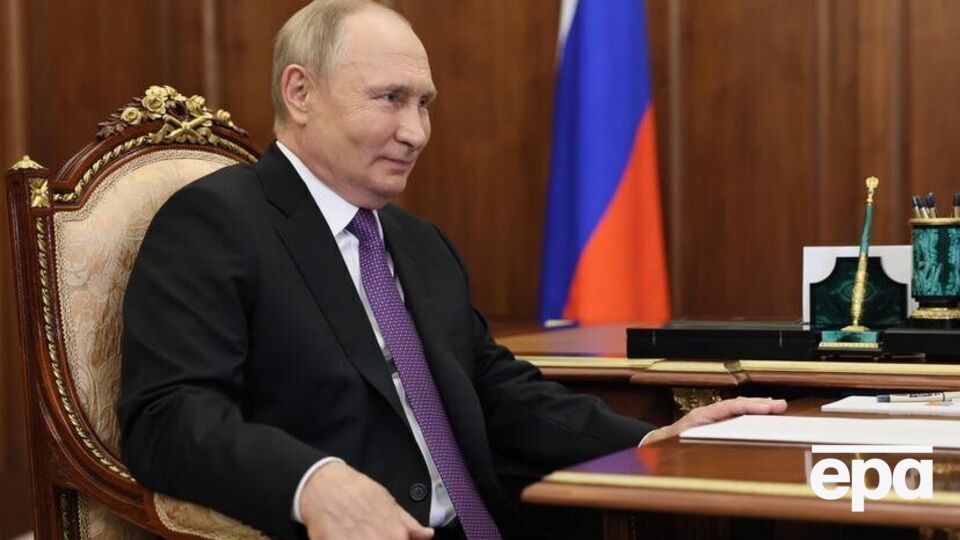 Путін (на фото) готується поновити шантаж світу голодом під листопад, коли завершується дія домовленості щодо "зернового коридору", зазначив Кулеба
