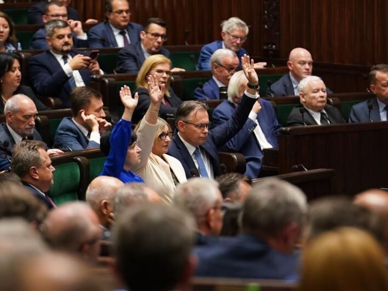 У резолюції згадано втрати Польщі не лише від нацизму, а й унаслідок "радянської агресії"