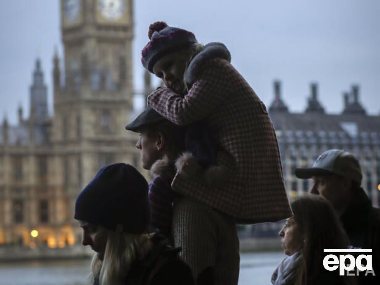 Черга охочих попрощатися з королевою може зрости до 16 км, прогнозує влада Лондона