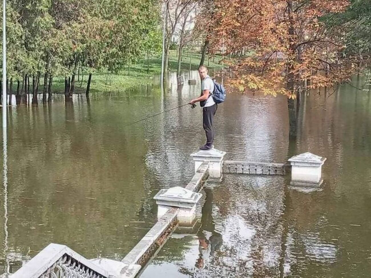 У Кривому Розі з 30 вулиць у зоні ризику підтоплення евакуювали кілька сотень людей, зазначив Вілкул