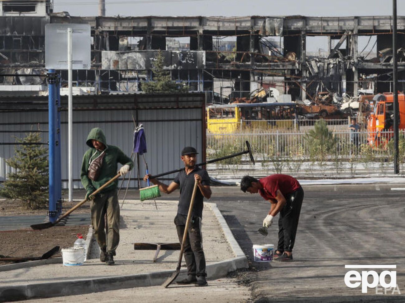 Оккупанты не платят зарплату мариупольским коммунальщикам