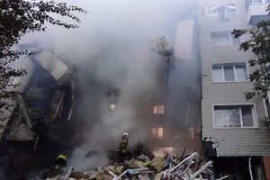 Зруйнований окупантами будинок у Бахмуті