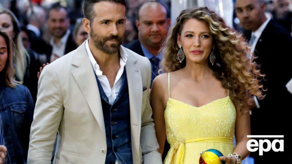 Лайвли вместе с Рейнольдсом воспитывает трех дочерей