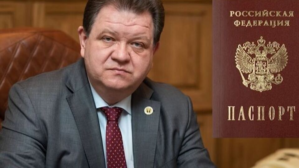 За даними "Схем", Львов отримав російський паспорт 1999 року