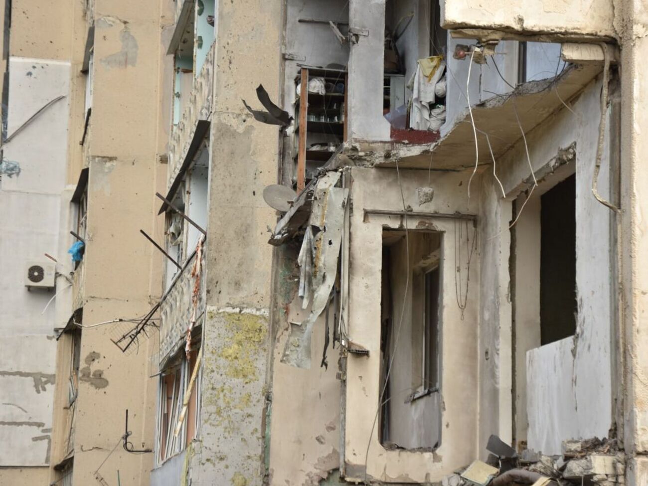 Від авіаційних і ракетних ударів та застосування ворогом РСЗВ упродовж минулої доби постраждала інфраструктура понад 30 населених пунктів