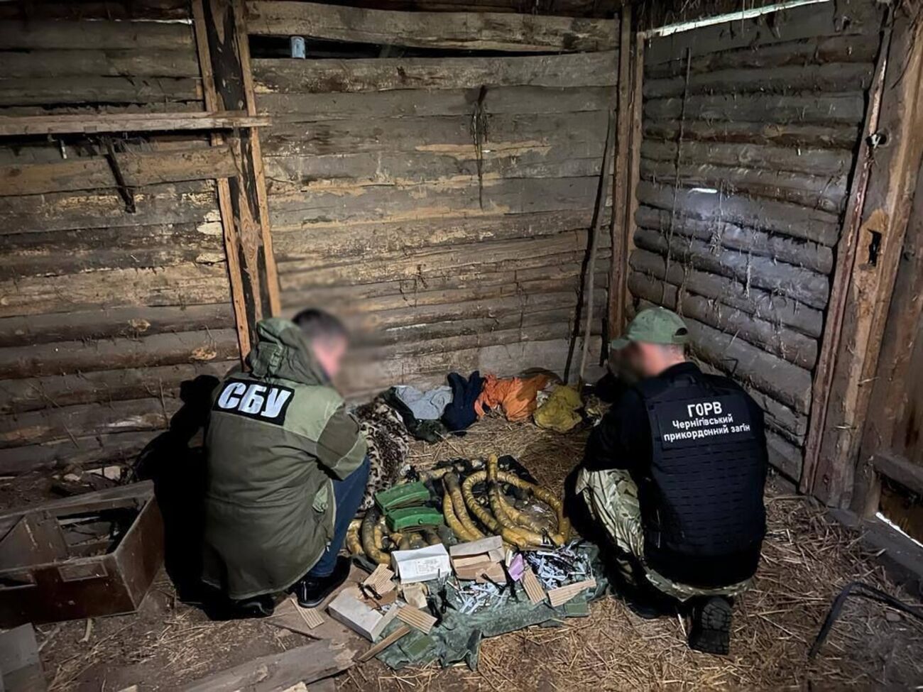Прикордонники виявили схрон із боєприпасами окупантів