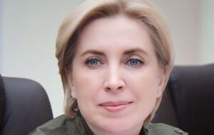 Паспорт РФ – це ворожа зброя, і в Україні підлягає знищенню. Держслужбовцям, які його отримали, загрожуватиме до 15 років ув'язнення