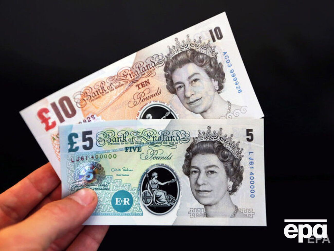 Королева Елизавета II была первым монархом, появившимся на банкнотах Банка Англии