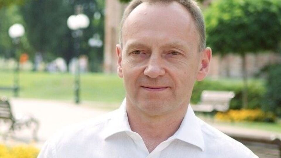У липні мер Чернігова опублікував відеозвернення до президента і заявив, що його намагаються усунути від управління містом