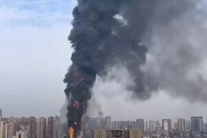 Горело здание в центре города