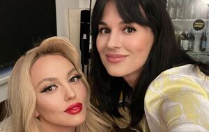 Первый выпуск шоу "Взрослые девочки" с участием Поляковой и Ефросининой вышел в сентябре минувшего года