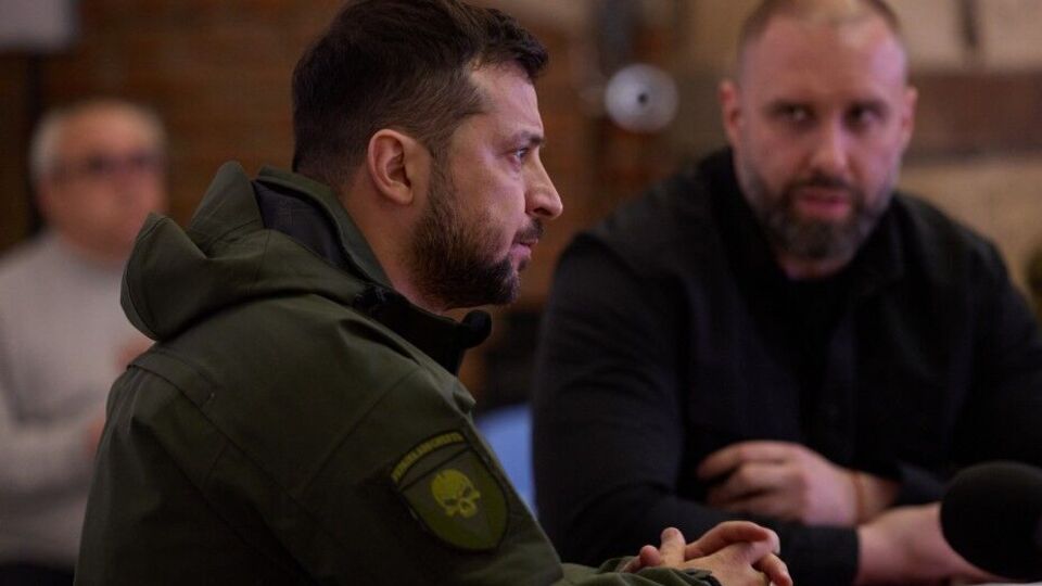 Зеленский "пресек любые попытки" говорить о том, что война входит в завершающую фазу, пишет Reuters