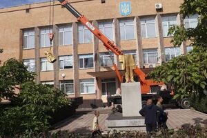 Памятник намерены перенести "в музей"