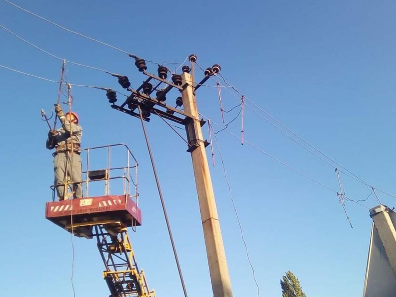 Наразі без електропостачання залишається 92 населені пункти області
