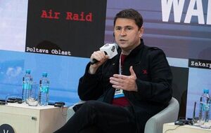 Подоляк: Ракети не літають над Парижем, Римом та Берліном. Вони літають над українськими містами