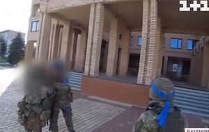 Украинские защитники встретились в центре Балаклеи