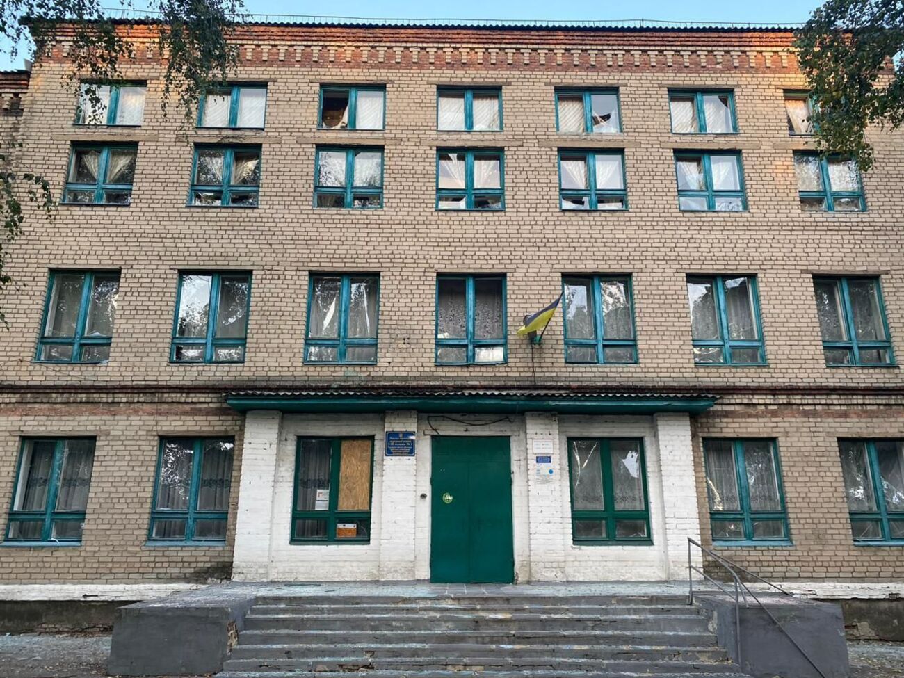 В Торецке в результате обстрела повреждена школа