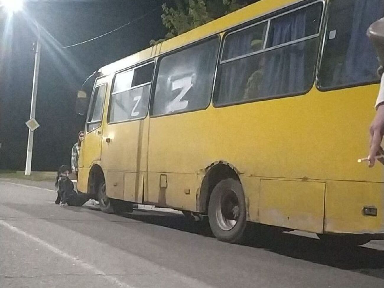 Жінка з фото в соцмережах обурюється мобілізації батька трьох її дітей