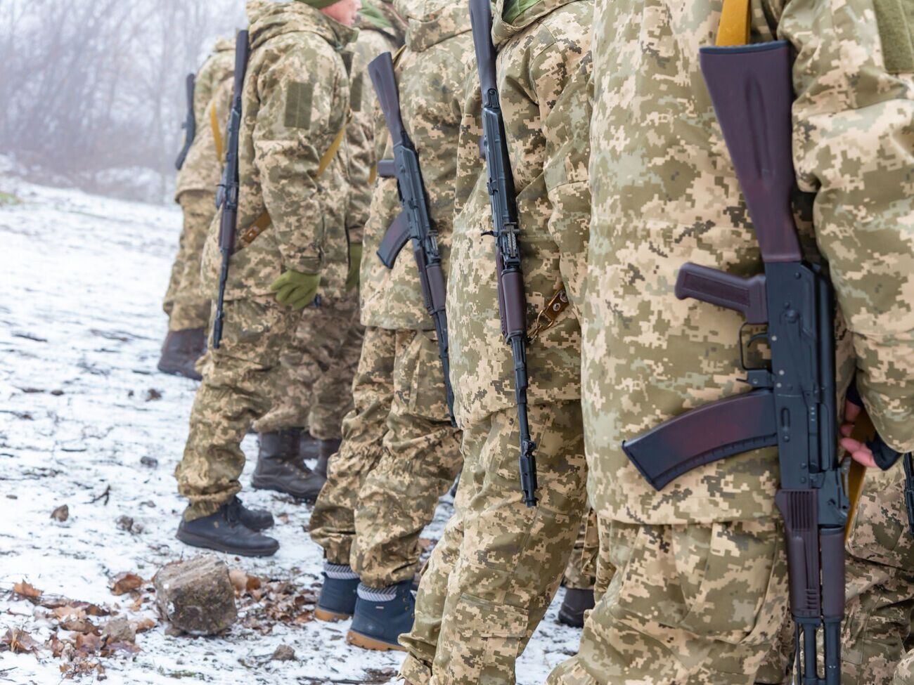На заседании ставки обсуждали поставки оружия и зимнюю форму для военных