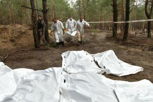 После деоккупации Изюма там обнаружили массовое захоронение людей