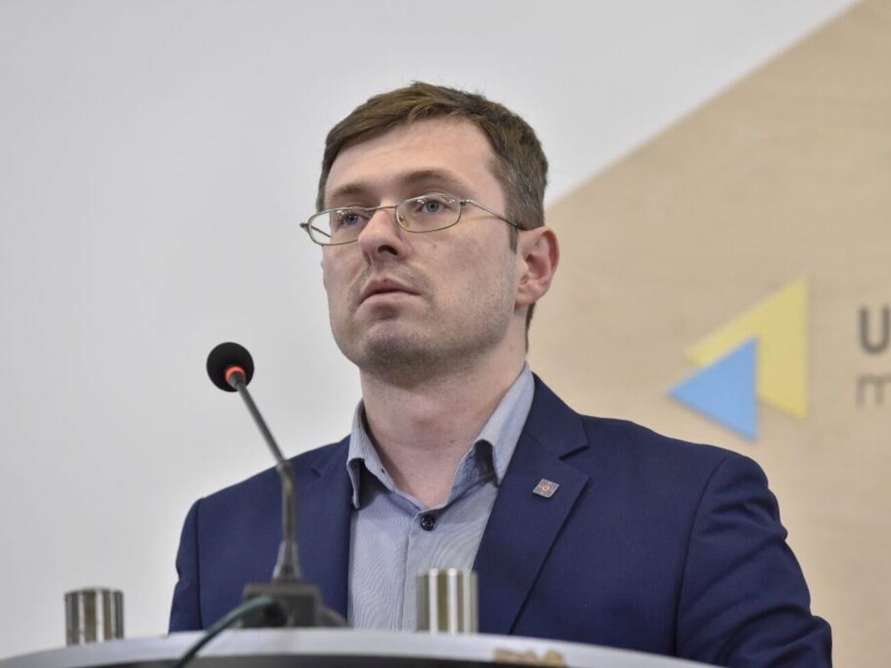 Кузин сообщил, что в области, где был выявлен первый случай заболевания, проводятся исследования