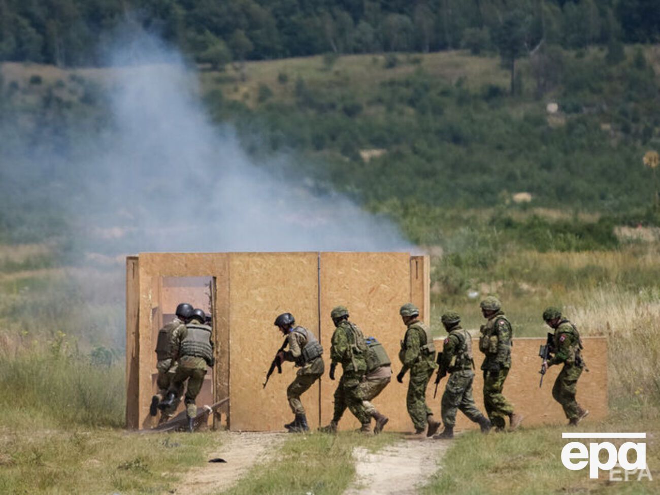 Українські та канадські військовослужбовці на навчаннях на Яворівському полігоні