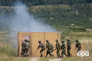 Украинские и канадские военные на учениях на Яворовском полигоне