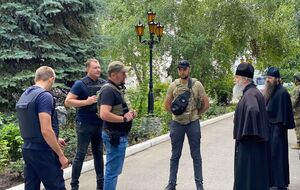Процесс эвакуации гражданских с территории Лавры продолжается