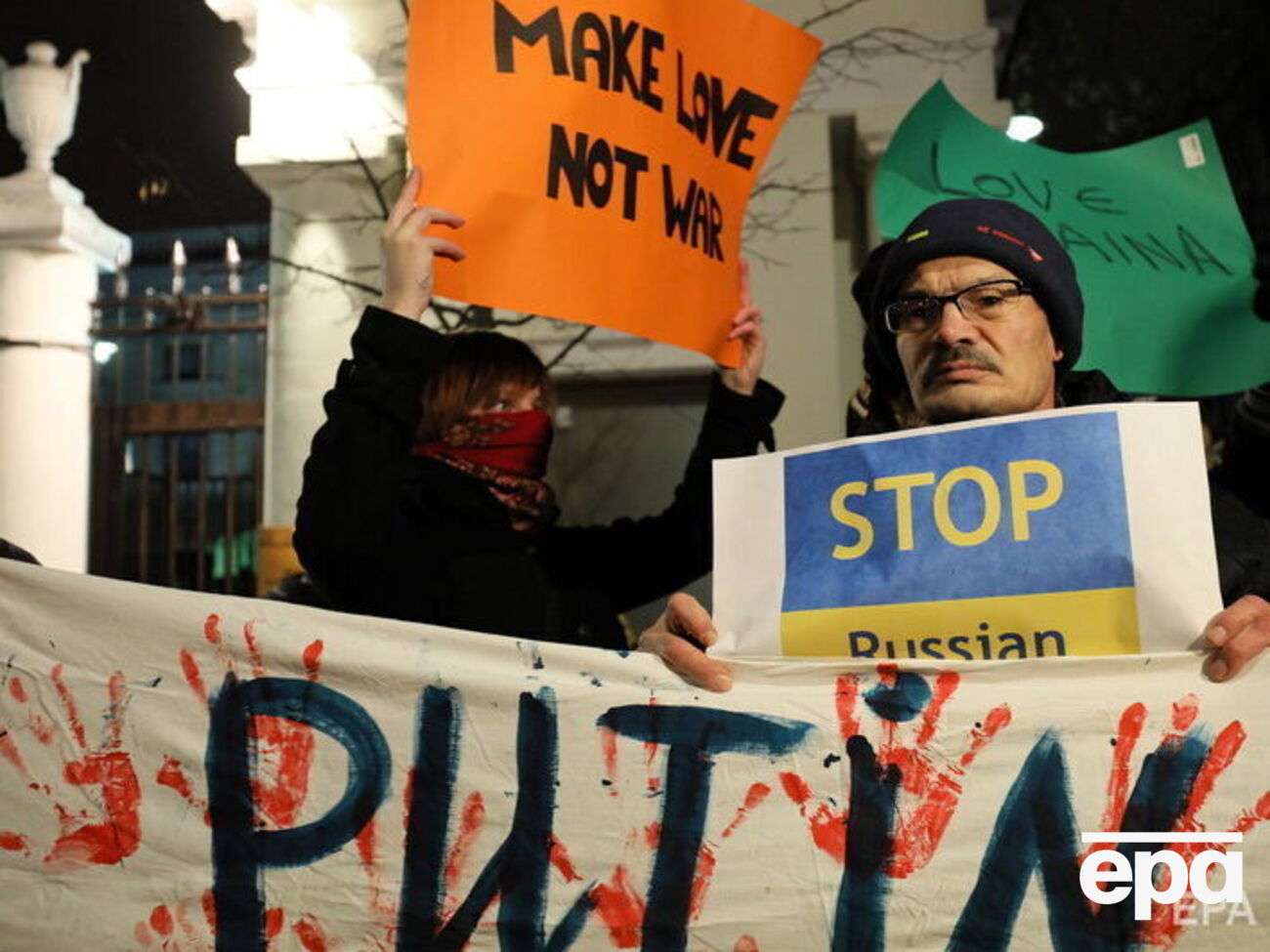 Жители Никополя уверены, что их дома обстреливает российская армия